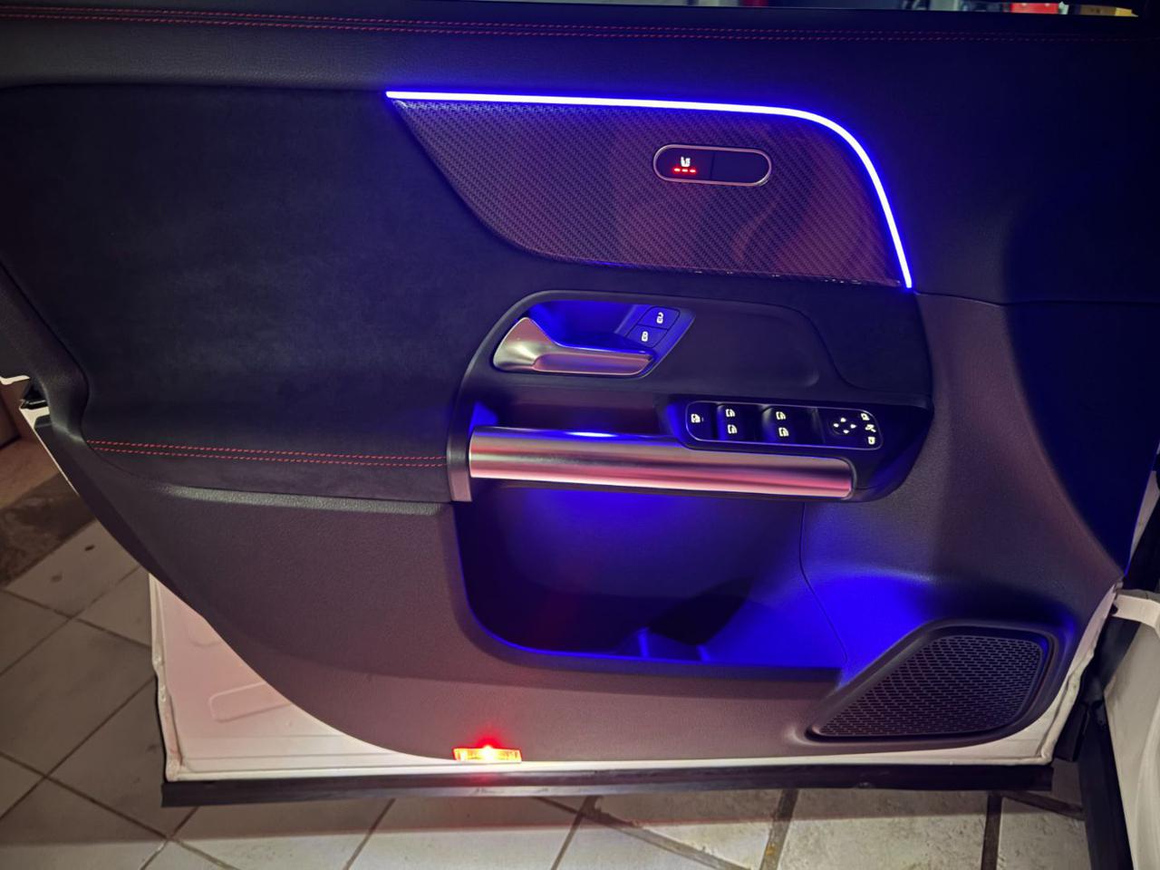 MERCEDES-BENZ GLA 200 d Automatic Premium Amg TETTO-PACK NIGHT - 39