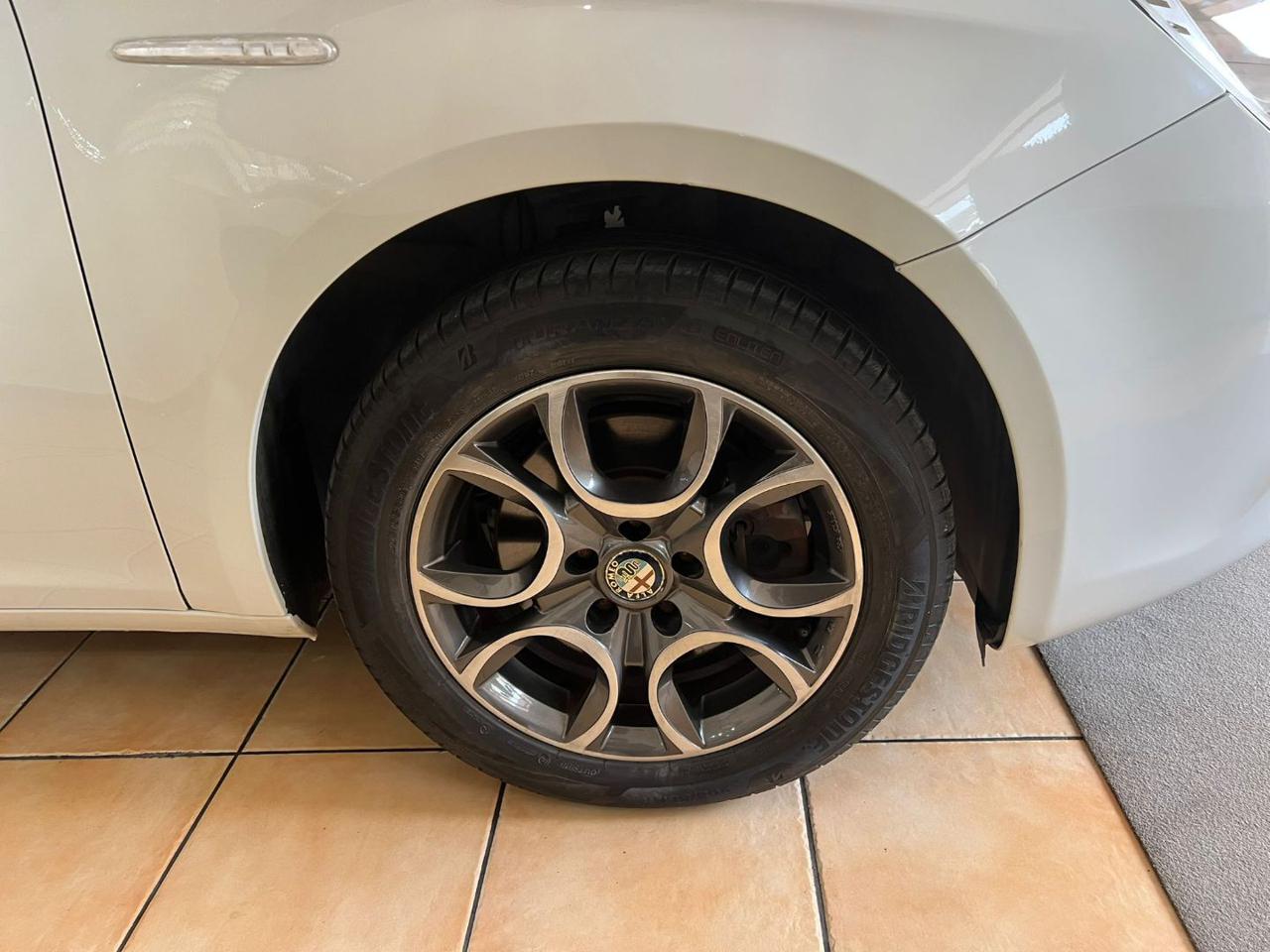 ALFA ROMEO Giulietta 2.0 JTDm-2 170 CV Distinctive - 7