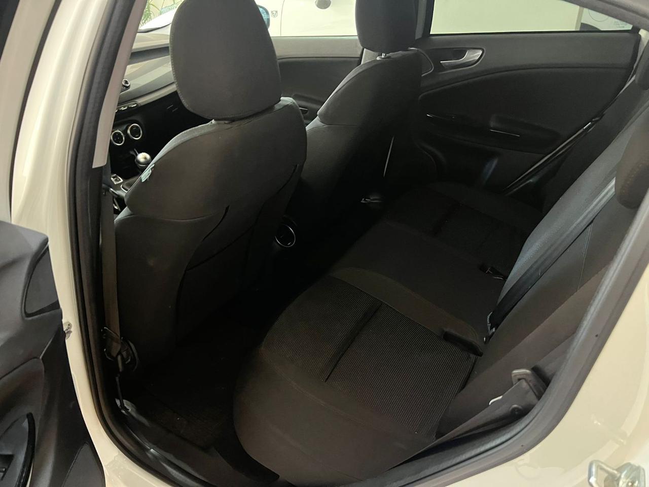 ALFA ROMEO Giulietta 2.0 JTDm-2 170 CV Distinctive - 12