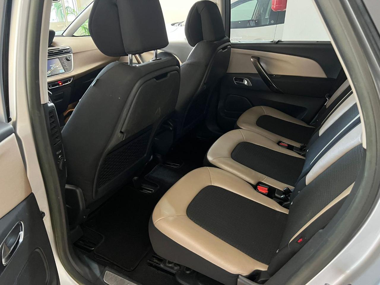 CITROEN C4 Picasso 1.6 e-HDi 115 ETG6 Exclusive - 16