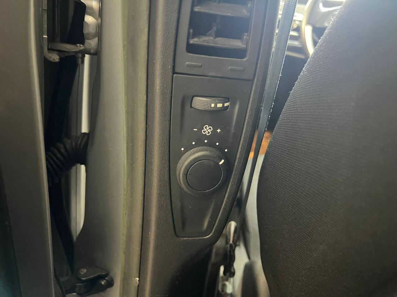 CITROEN C4 Picasso 1.6 e-HDi 115 ETG6 Exclusive - 23