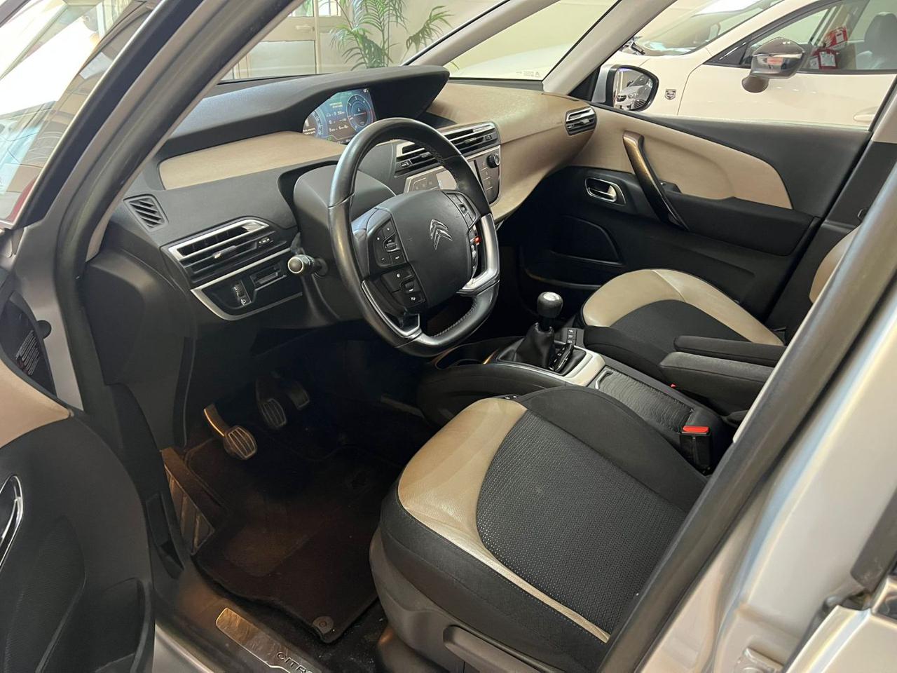 CITROEN C4 Picasso 1.6 e-HDi 115 ETG6 Exclusive - 19