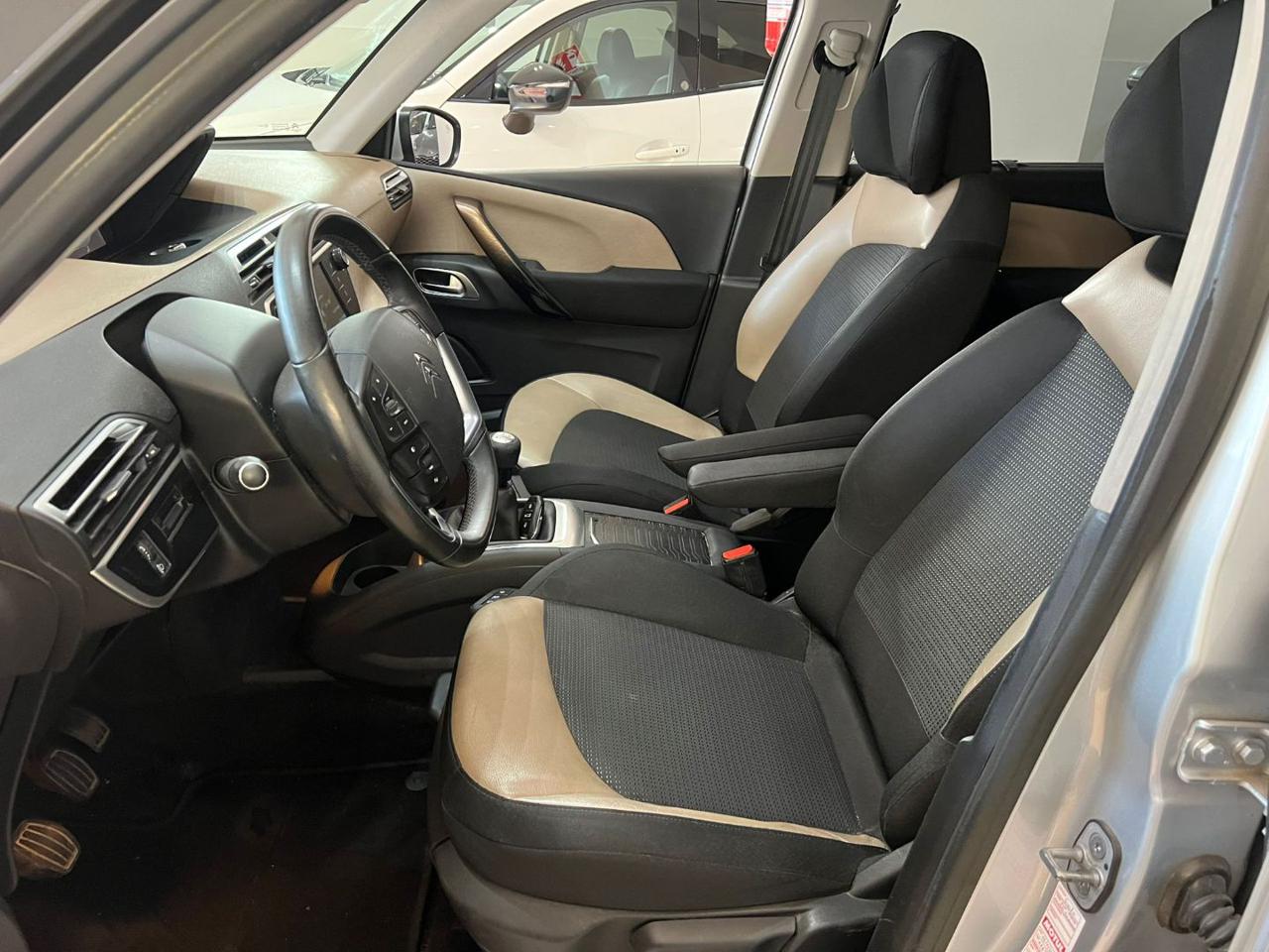 CITROEN C4 Picasso 1.6 e-HDi 115 ETG6 Exclusive - 14