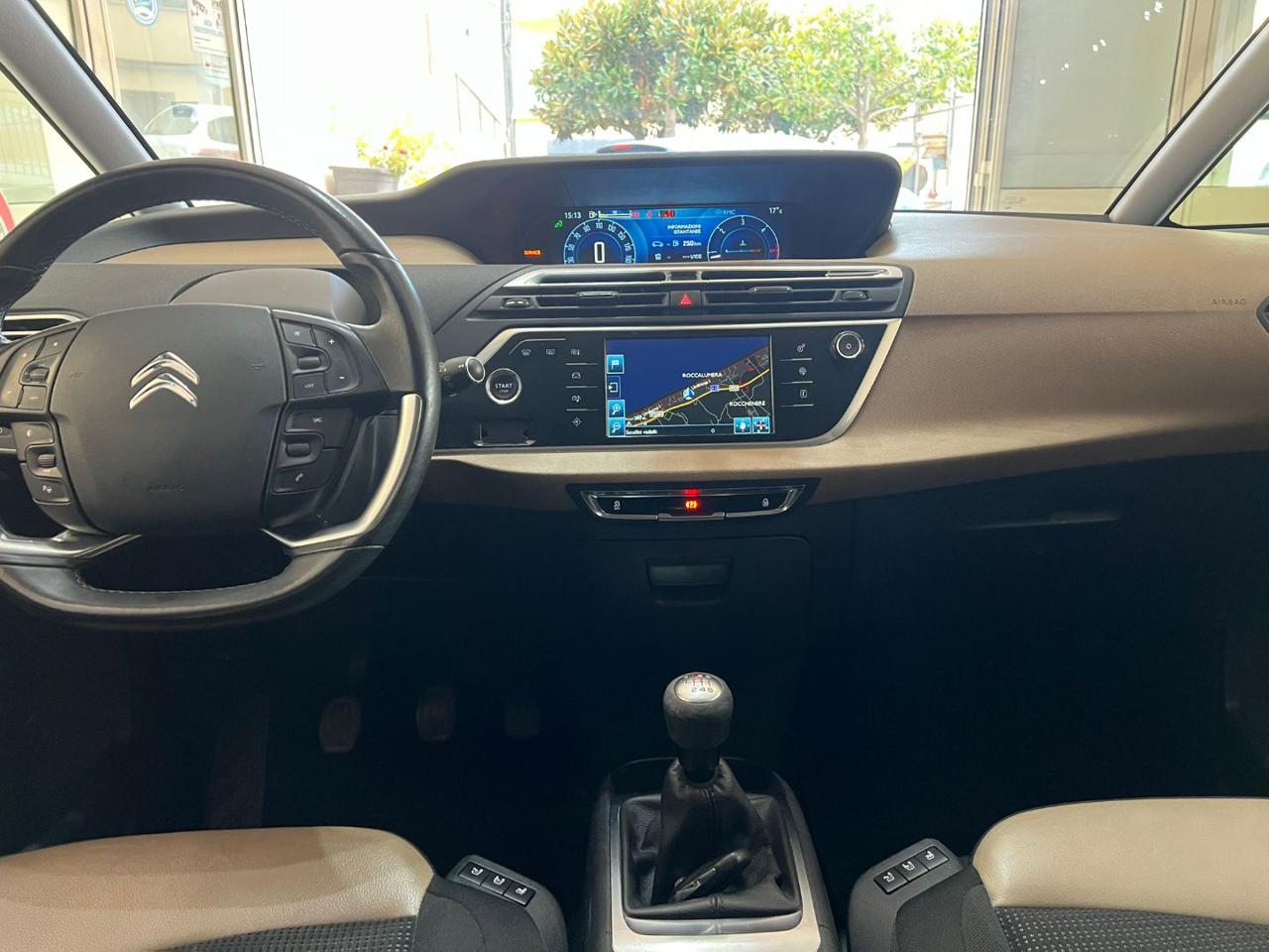 CITROEN C4 Picasso 1.6 e-HDi 115 ETG6 Exclusive - 28