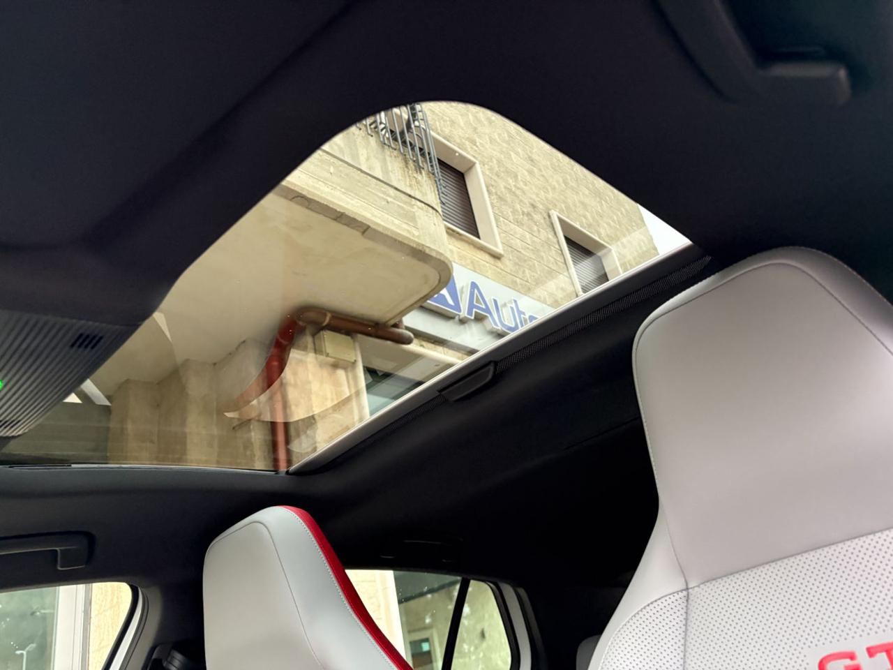 VOLKSWAGEN Golf GTI 2.0 TSI DSG TETTO-LED-PELLE-CERCHI 19. - 40