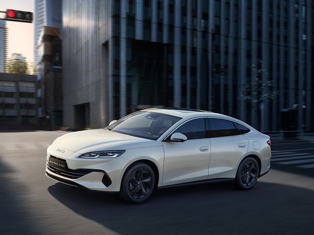 BYD Seal Bianco pastello