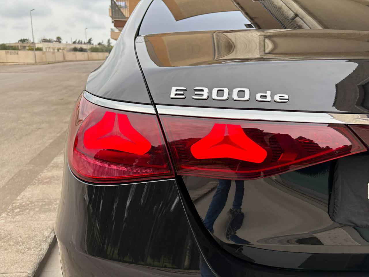 MERCEDES-BENZ E 300 de hybrid EQ 4Matic AMG Line Premium. - 59