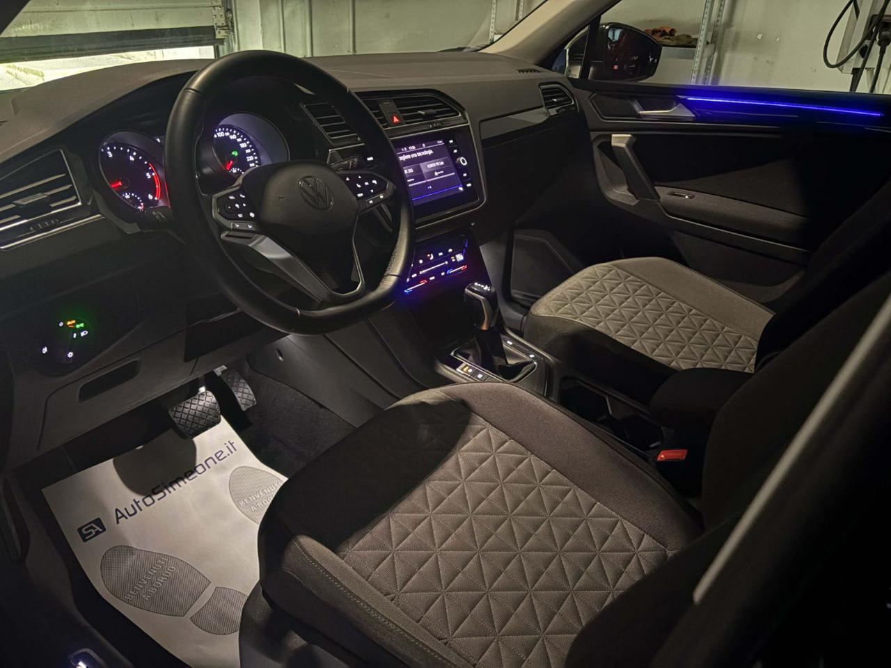 VOLKSWAGEN Tiguan 2.0 TDI 150 CV SCR DSG Life - 17