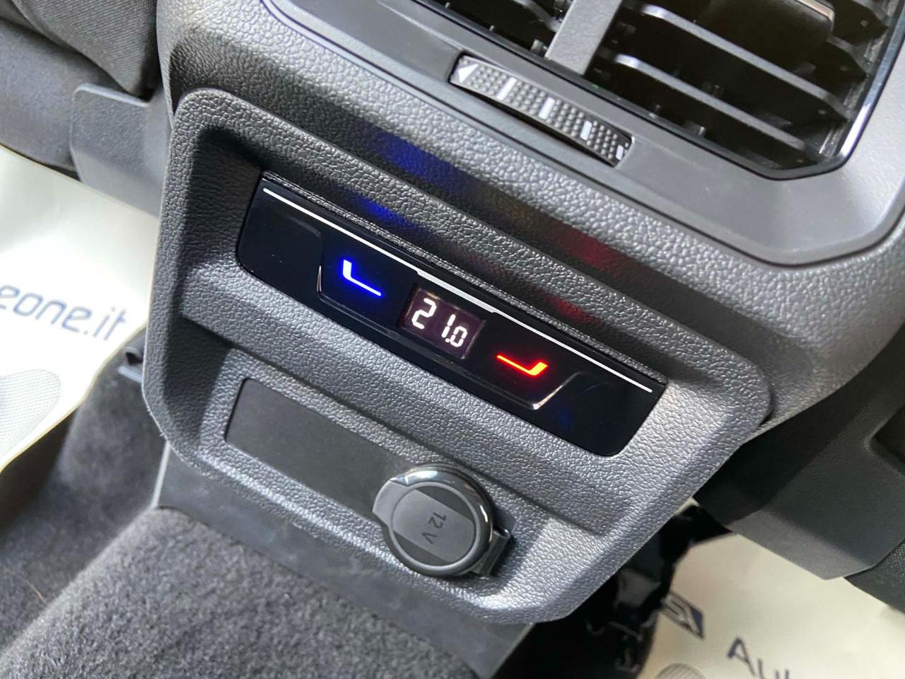 VOLKSWAGEN Tiguan 2.0 TDI 150 CV SCR DSG Life - 25