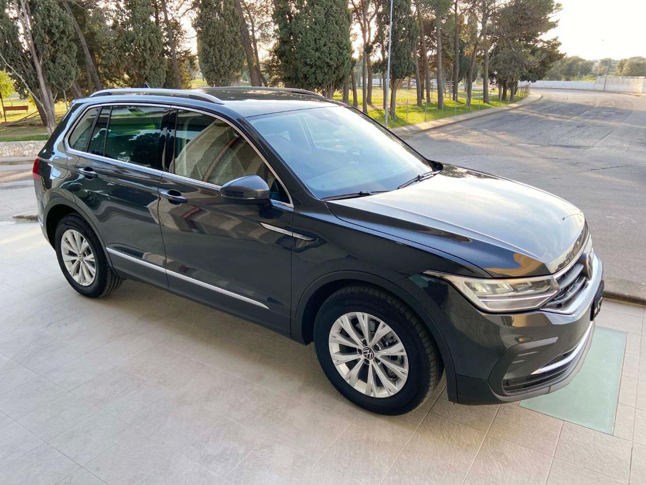 VOLKSWAGEN Tiguan 2.0 TDI 150 CV SCR DSG Life - 3