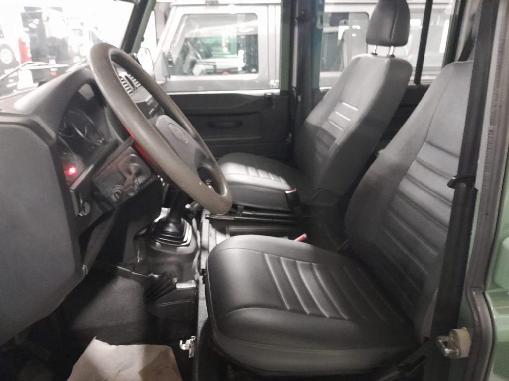 LAND ROVER Defender Defender 110 2.4 TD4 CrewCab AUTOCARRO - 8