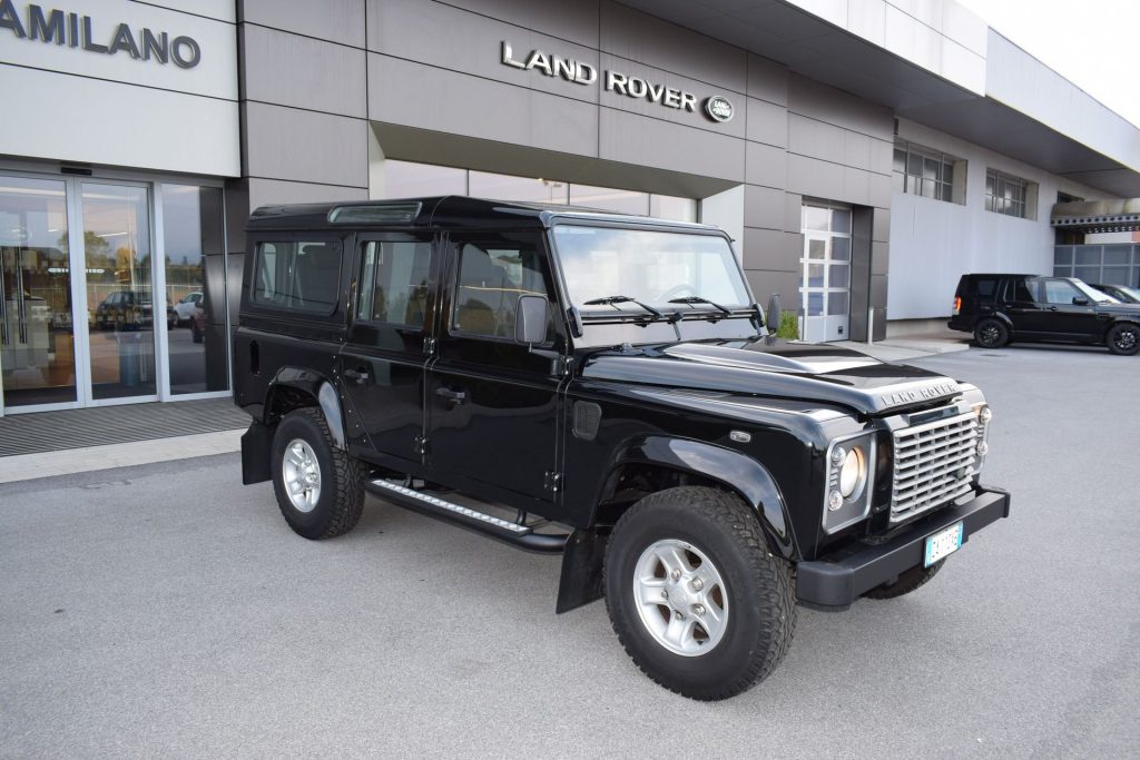 LAND ROVER Defender Defender 110 2.4 TD4 Station Wagon - 3