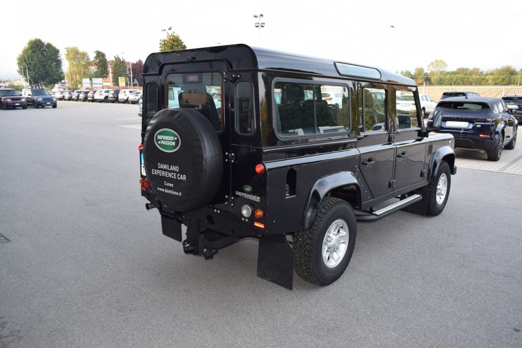 LAND ROVER Defender Defender 110 2.4 TD4 Station Wagon - 8