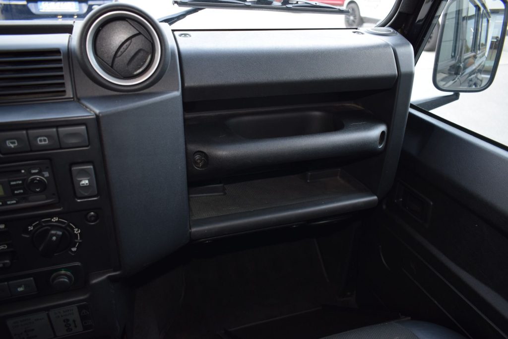 LAND ROVER Defender Defender 110 2.4 TD4 Station Wagon - 14