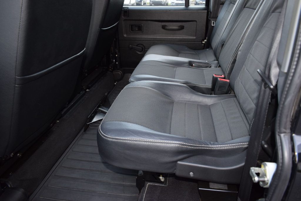 LAND ROVER Defender Defender 110 2.4 TD4 Station Wagon - 20