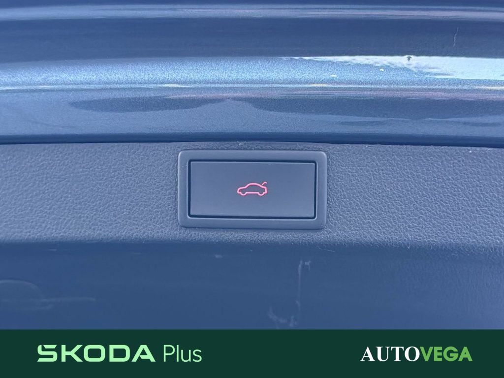 SKODA Octavia wagon 2.0 tdi evo scout 4x4 150cv dsg - 12