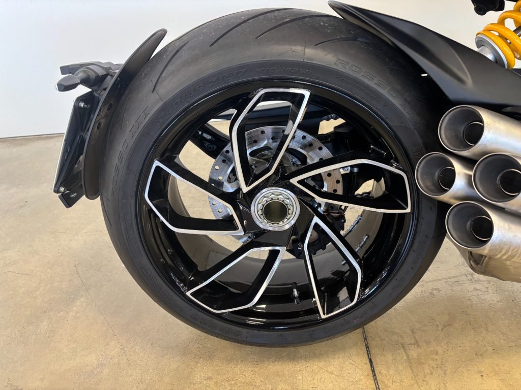 DUCATI Diavel V4 BLACK - 5