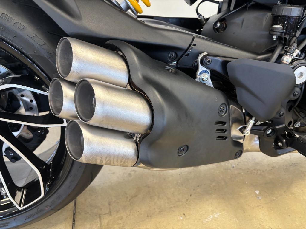 DUCATI Diavel V4 BLACK - 7