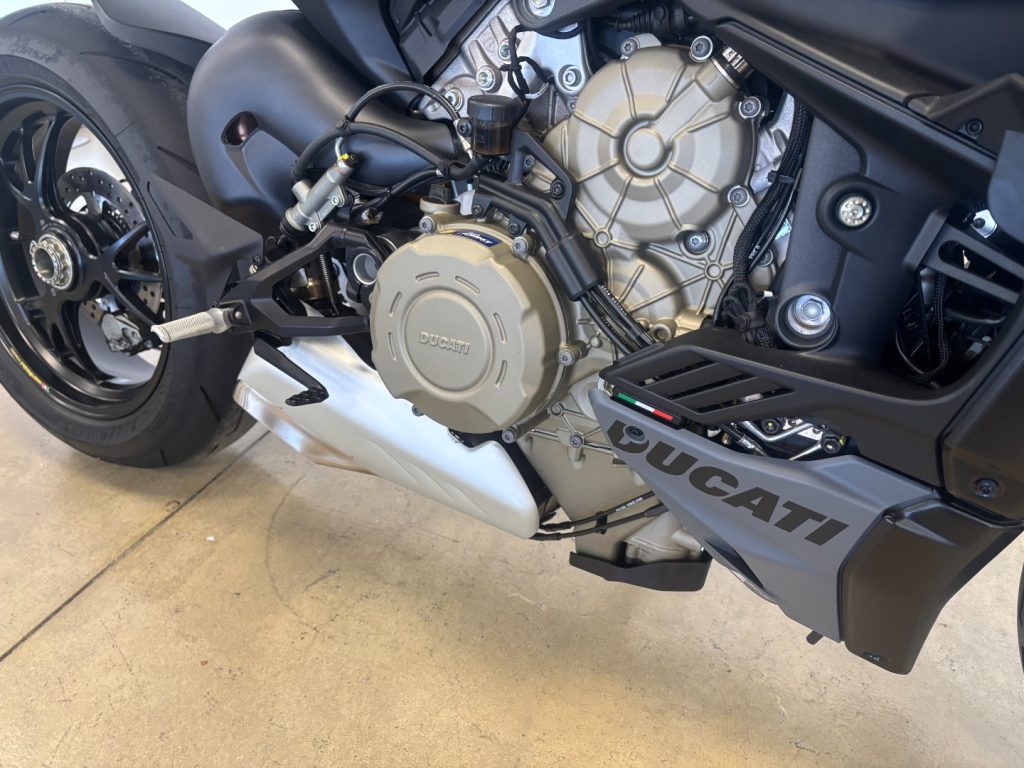 DUCATI Streetfighter V4 S GREY - 7