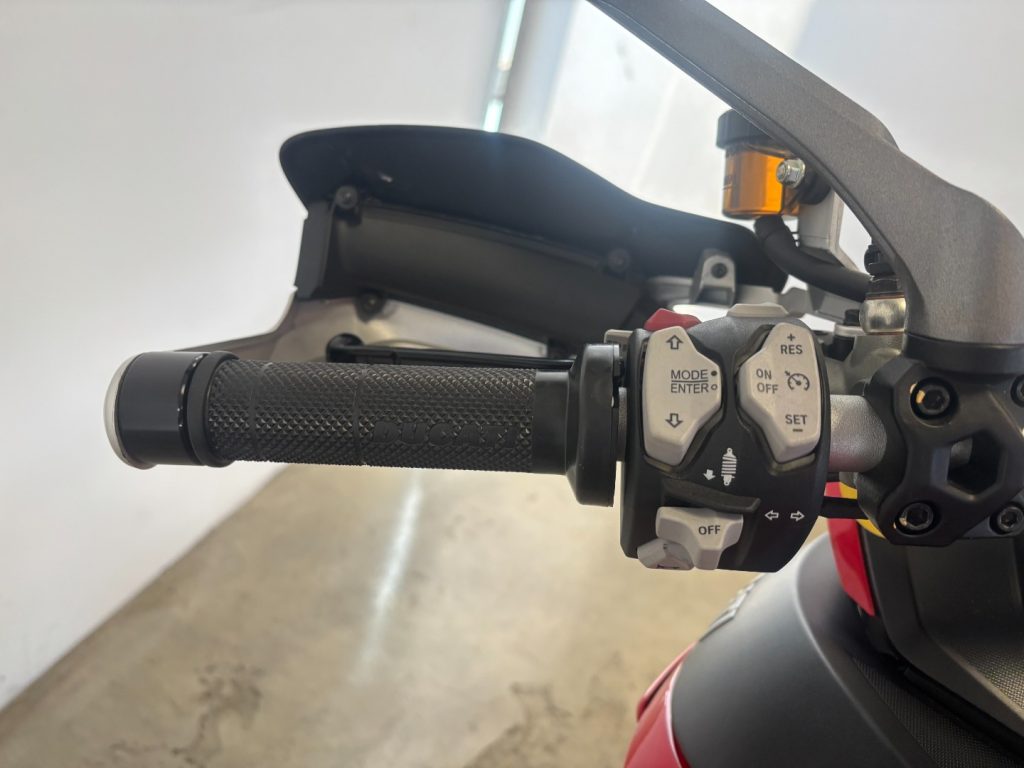 DUCATI Multistrada 950 V2 RED - 11