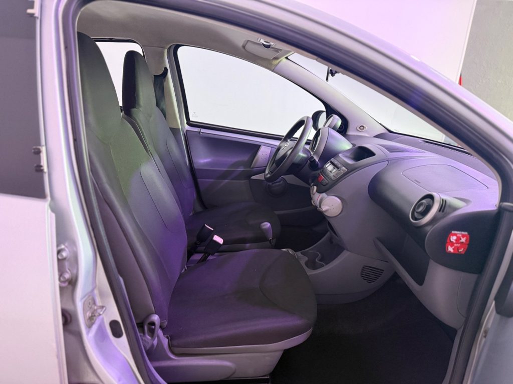 TOYOTA Aygo 1.0 12V VVT-i 5 porte - 12