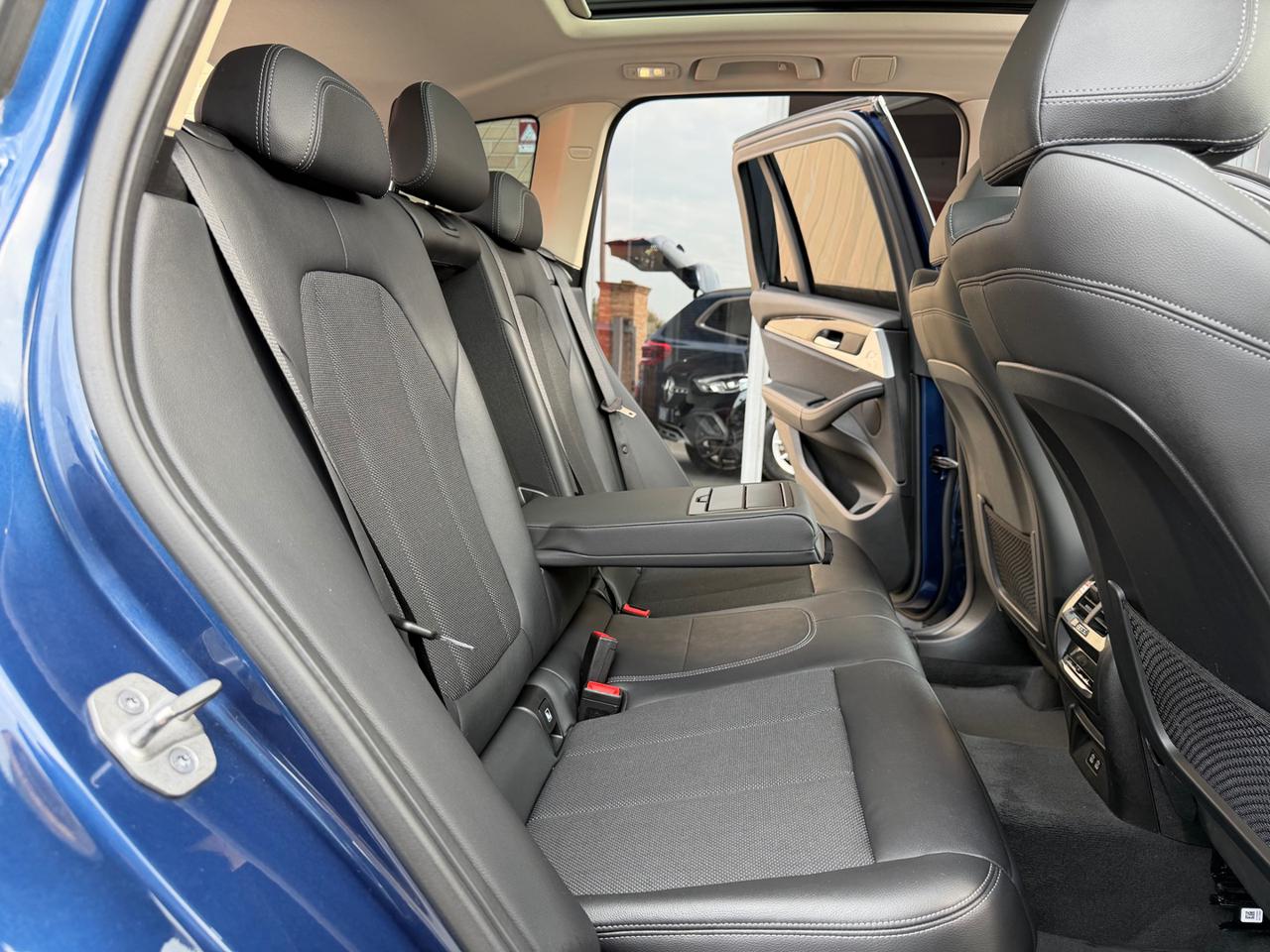 BMW X3 sDrive18d 48V xLine (TETTO) - 10