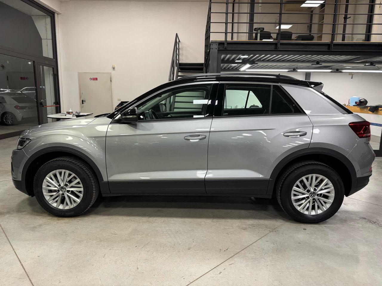 VOLKSWAGEN T-Roc 1.5 TSI ACT DSG Life - 23