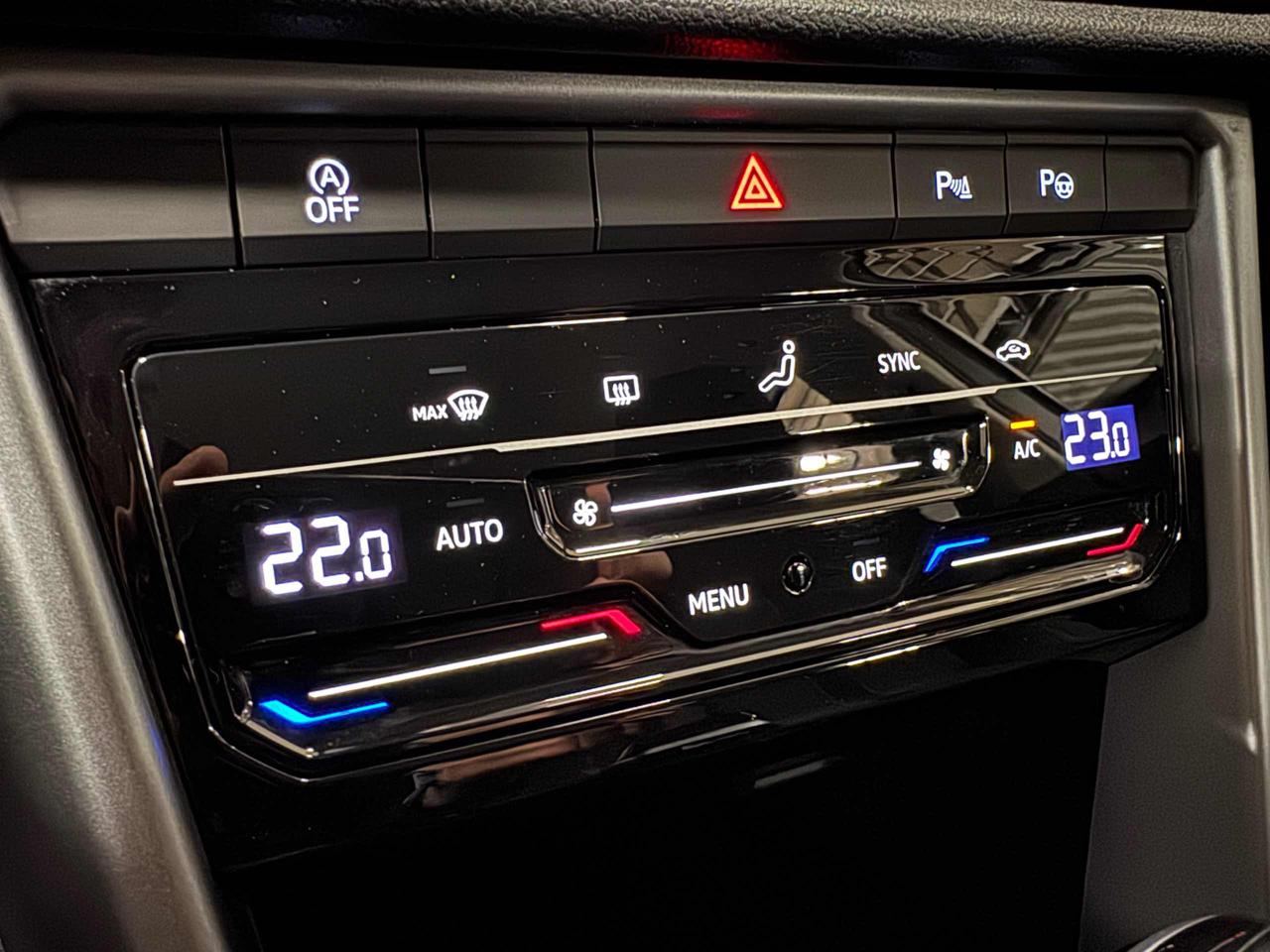 VOLKSWAGEN T-Roc 1.5 TSI ACT DSG Life - 9