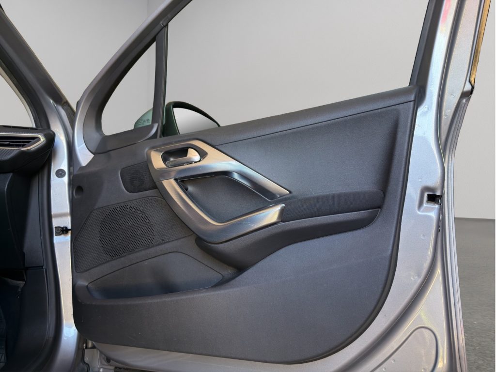 PEUGEOT 2008 1° serie BlueHDi 100 S&S Black Matt - 16