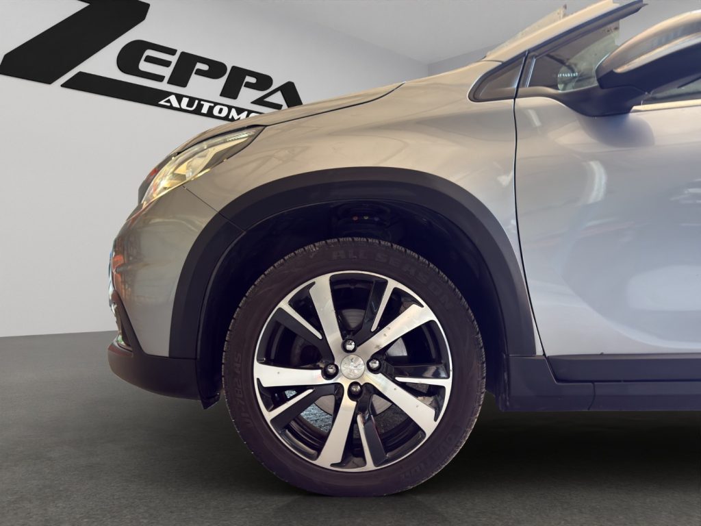 PEUGEOT 2008 1° serie BlueHDi 100 S&S Black Matt - 20