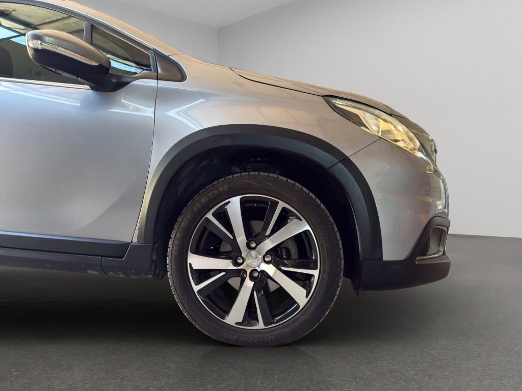 PEUGEOT 2008 1° serie BlueHDi 100 S&S Black Matt - 21