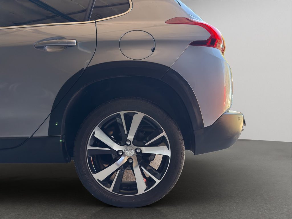 PEUGEOT 2008 1° serie BlueHDi 100 S&S Black Matt - 22