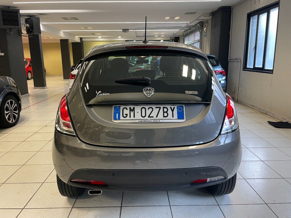 LANCIA Ypsilon 1.0 FireFly 5 porte S&S Hybrid Gold+5posti+CARPLAY - 5