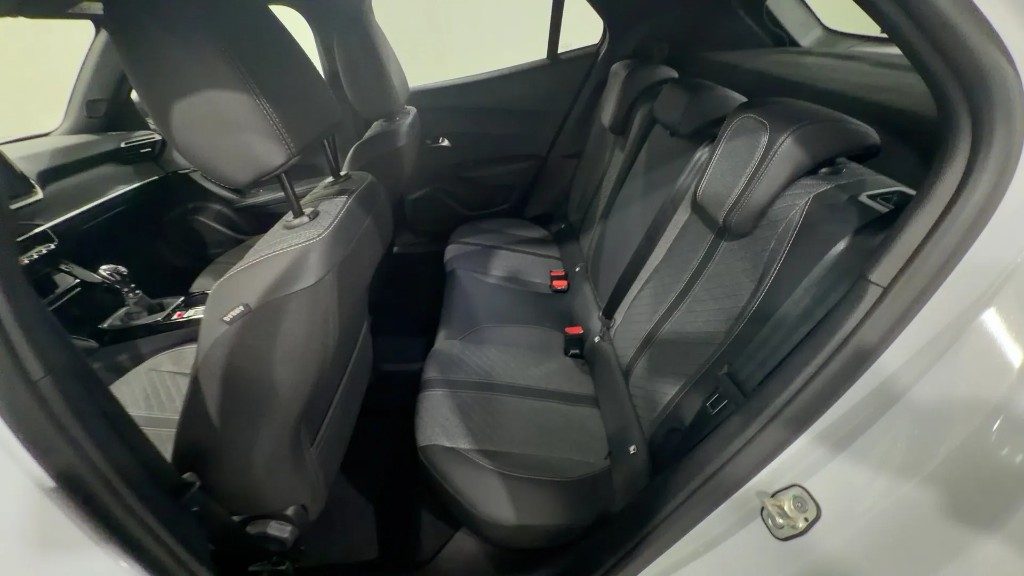 PEUGEOT 2008 PureTech 100 S&S Allure - 9