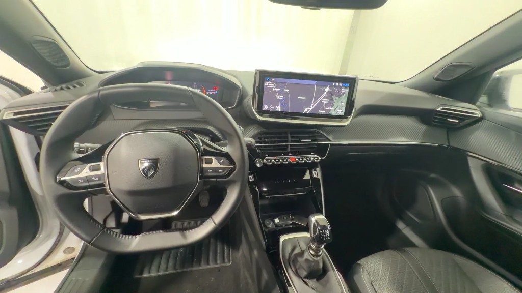 PEUGEOT 2008 PureTech 100 S&S Allure - 10