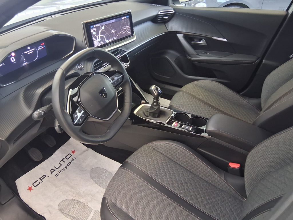 PEUGEOT 2008 PureTech 100 S&S Allure - 19