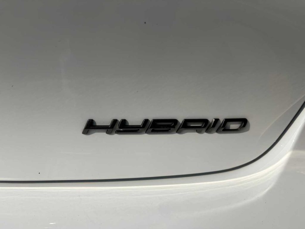 PEUGEOT 208 Hybrid 136 e-DCS6 Allure - 10