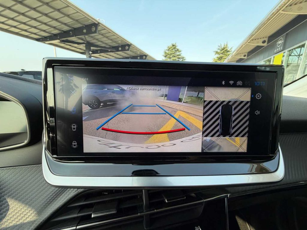 PEUGEOT 208 Hybrid 136 e-DCS6 Allure - 16