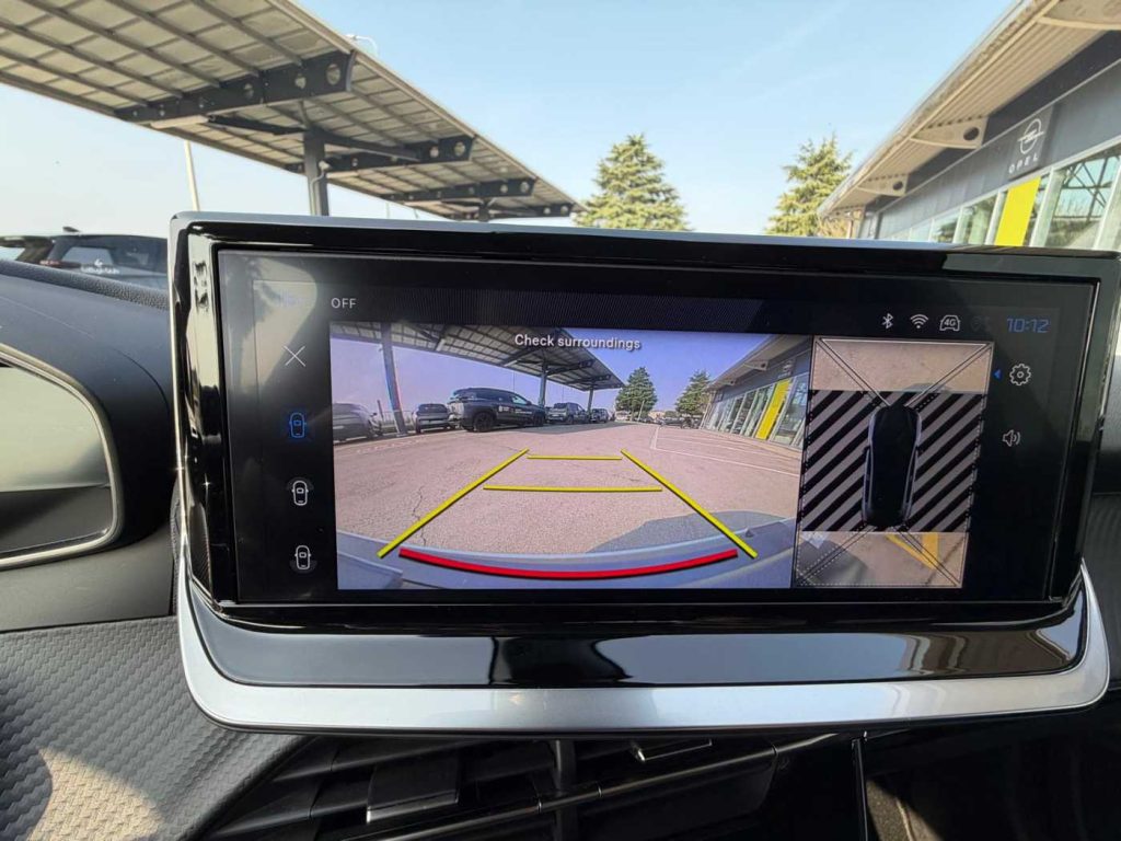 PEUGEOT 208 Hybrid 136 e-DCS6 Allure - 17