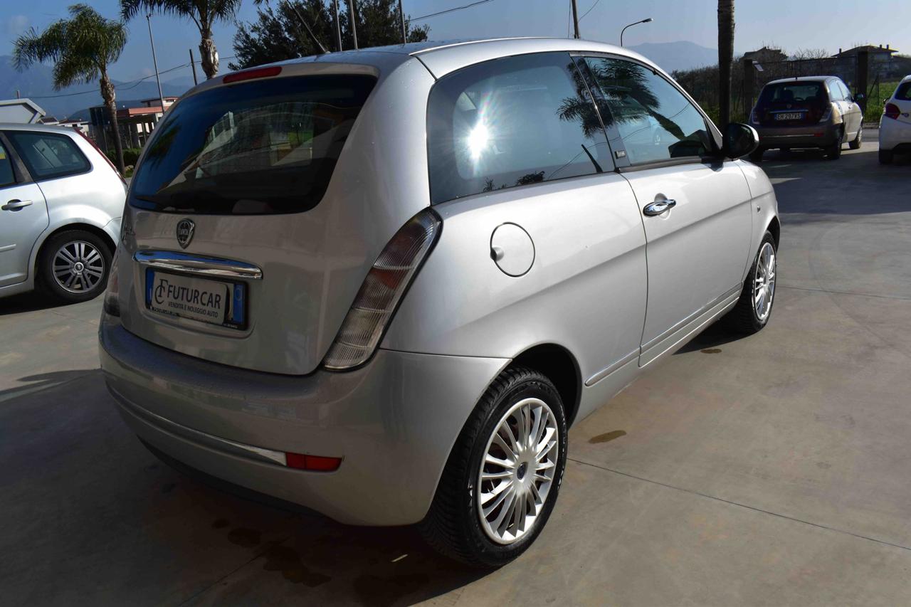 LANCIA Ypsilon 1.2 69 CV Diva - 12