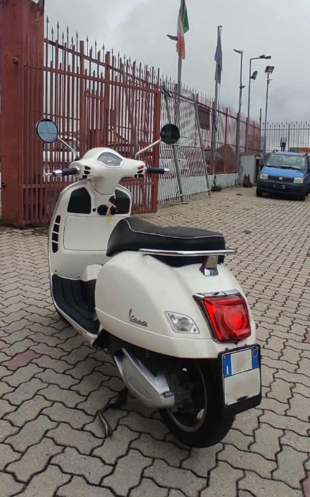 VESPA GTS 300 Super GTS 300 HPE SUPER ABS - 4