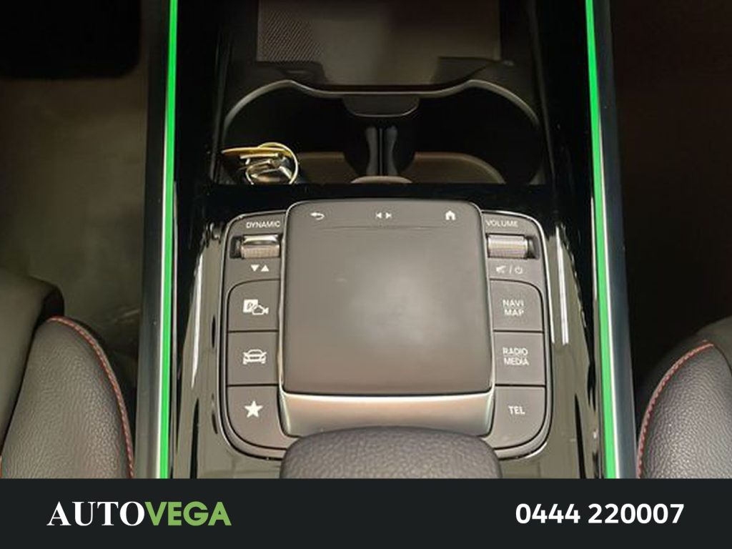 MERCEDES-BENZ GLA 200 200 premium auto - 11