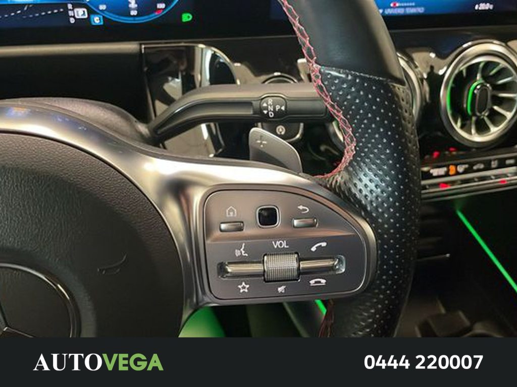 MERCEDES-BENZ GLA 200 200 premium auto - 16