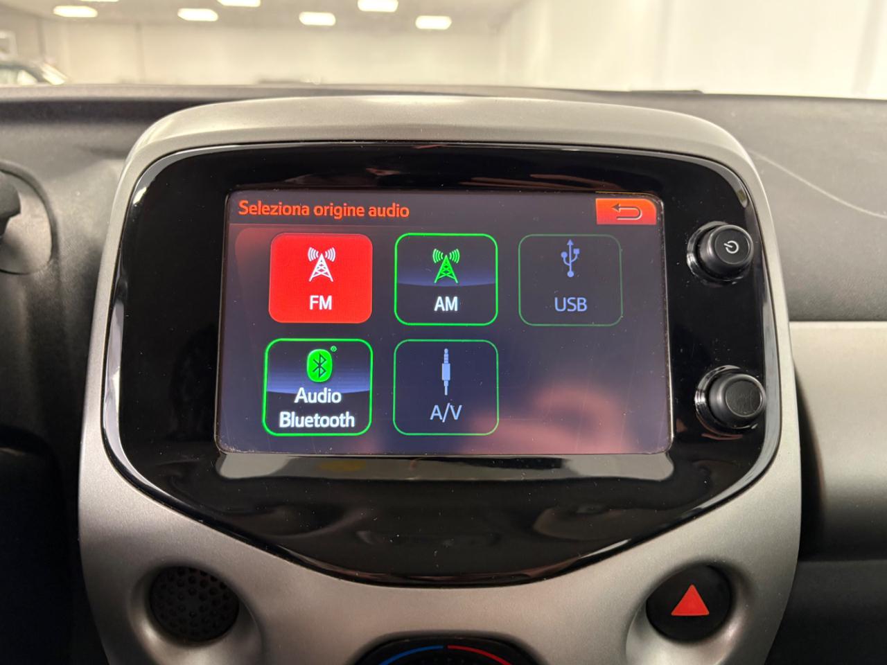 PEUGEOT 108 VTi 68 5 porte Access - 14