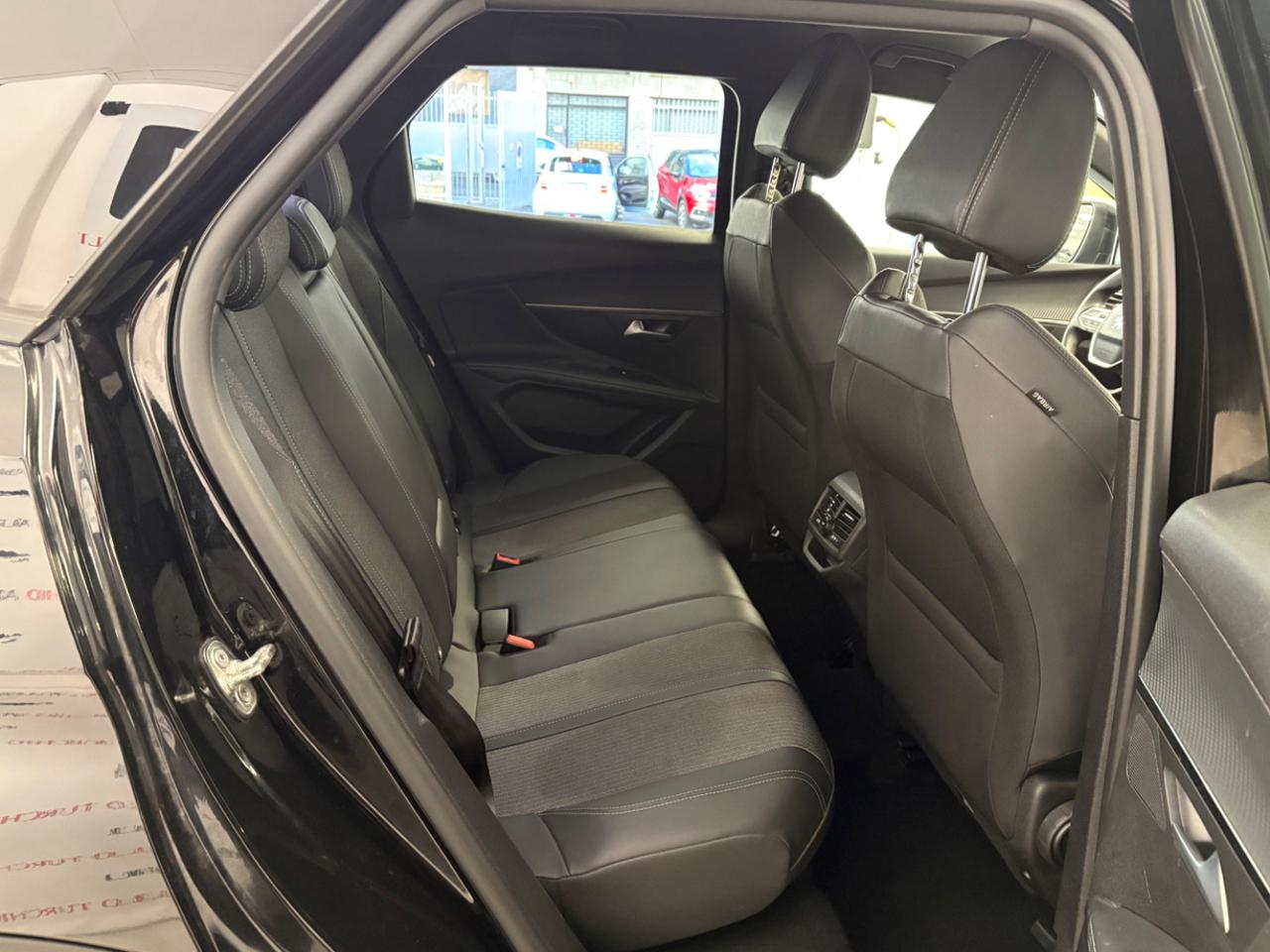 PEUGEOT 3008 BlueHDi 130 S&S EAT8 Allure Pack - 25