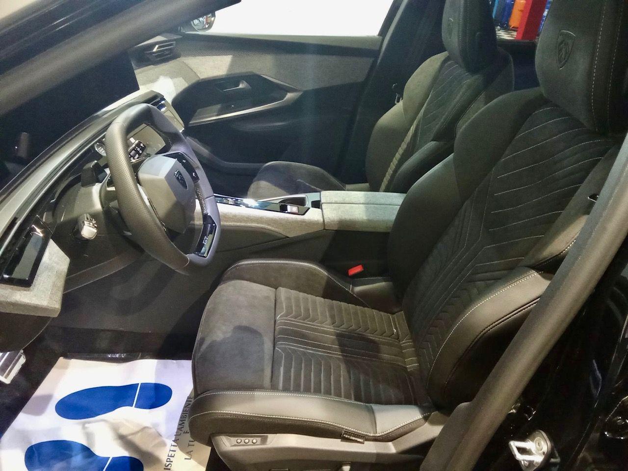 PEUGEOT 5008 Hybrid 145 e-DCS6 GT 7 POSTI Tetto & Drive & 360 - 8