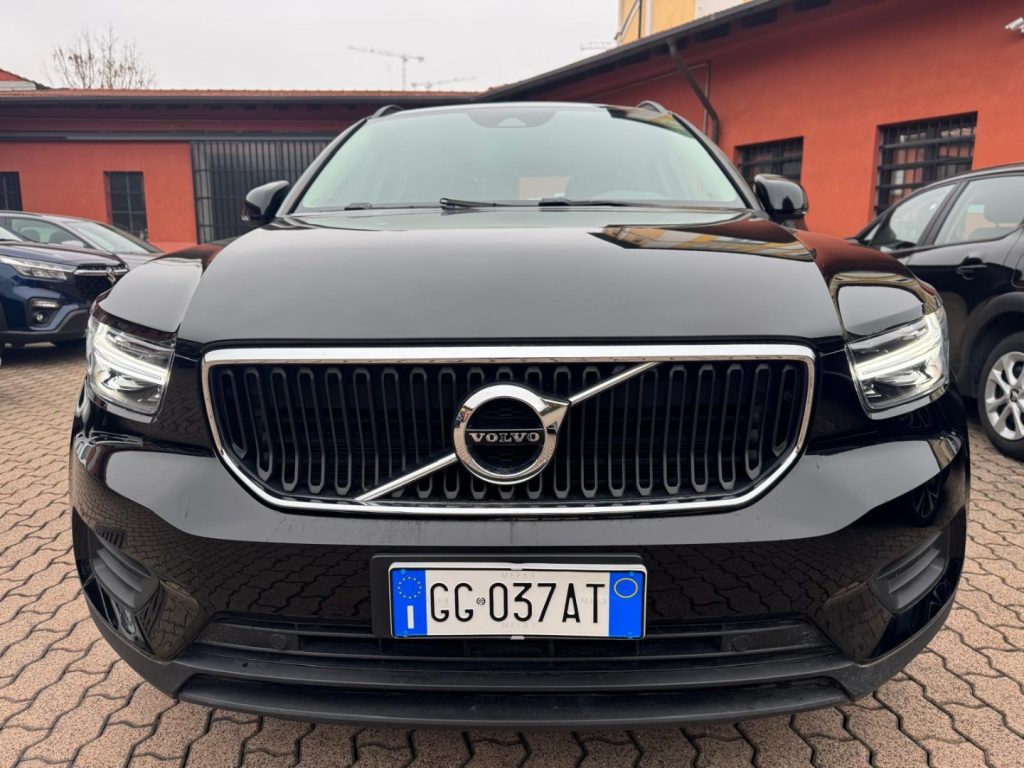 VOLVO XC40 T2 130CV MOMENTUM CORE - 2