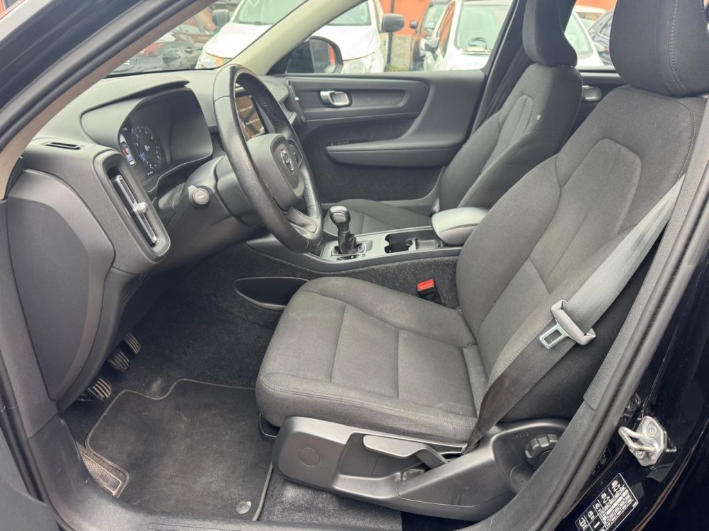 VOLVO XC40 T2 130CV MOMENTUM CORE - 14