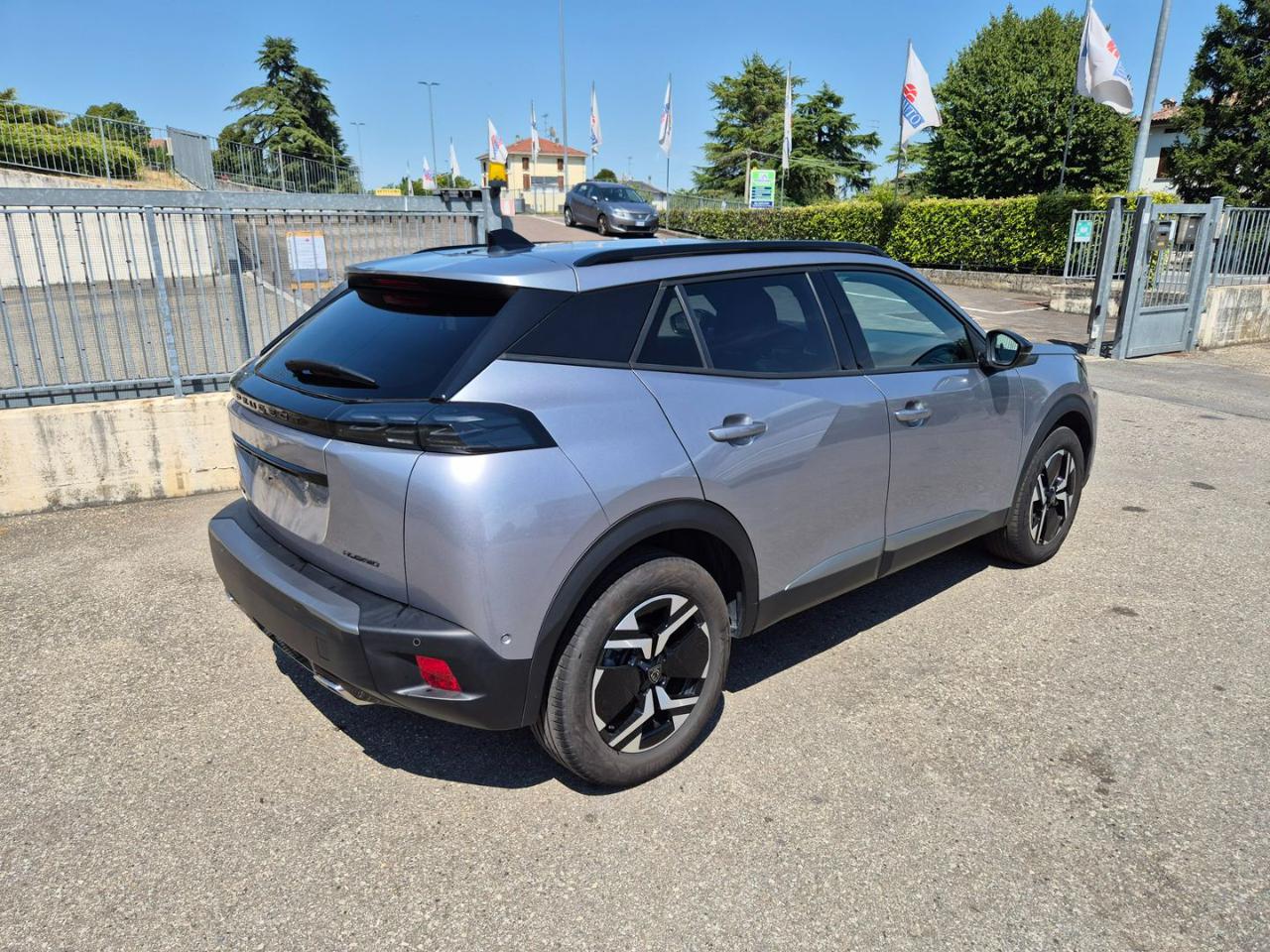 PEUGEOT 2008 Hybrid 145 e-DCS6 Allure - 7