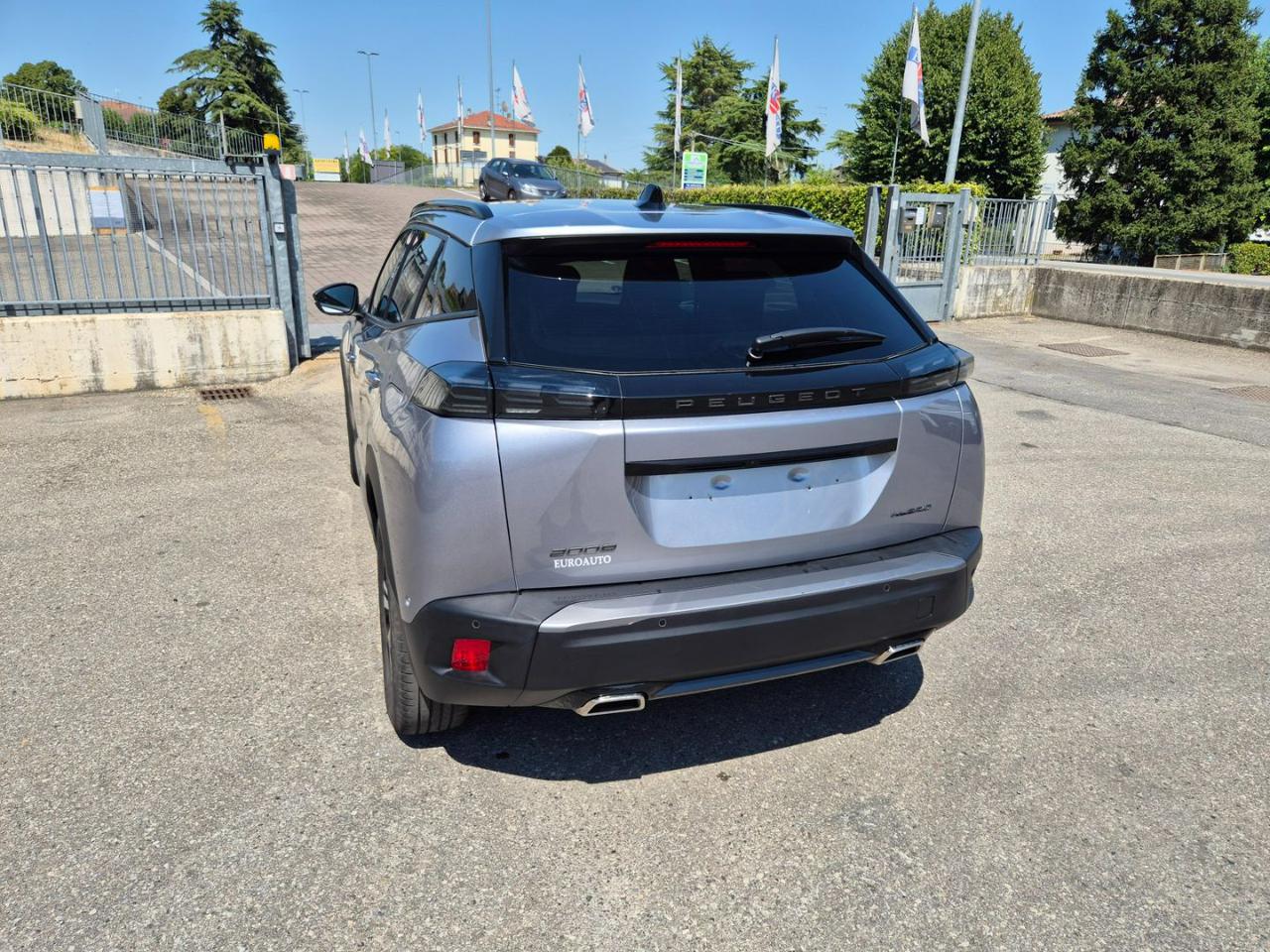 PEUGEOT 2008 Hybrid 145 e-DCS6 Allure - 8
